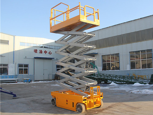 自行式液壓升降機